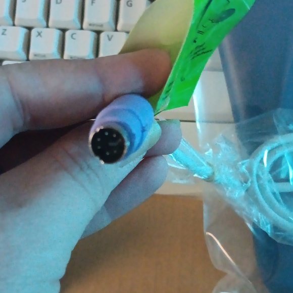 Microsoft Multimedia Keyboard - Picture 8 of 11